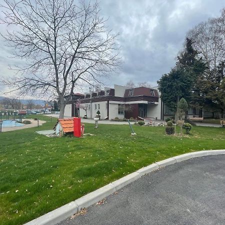 皮罗特Prenociste Gazela住宿加早餐旅馆 外观 照片